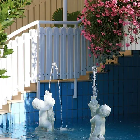 Hotell Salus Smart & Chic 4*