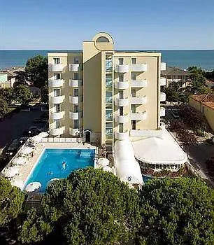 Hotell Salus Smart & Chic 4*