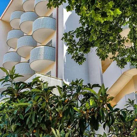 Salus Smart & Chic Hotell 4*