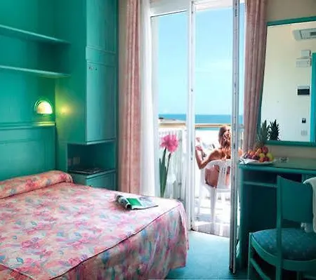 Salus Smart & Chic Hotel